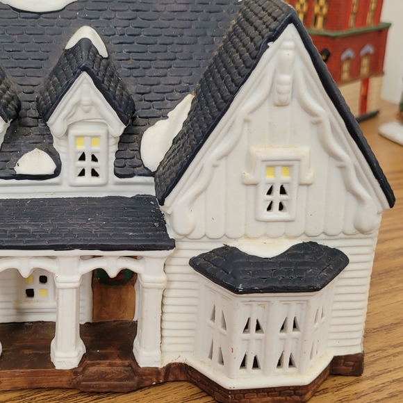 Heritage Heartland Valley Village Dickens Porcelain  Victorian Farm Hous… - Picture 5 of 6